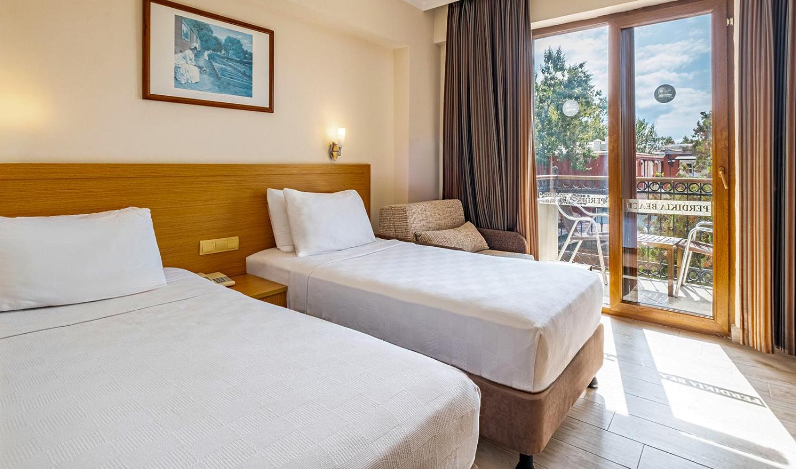 Отель Perdikia 3*