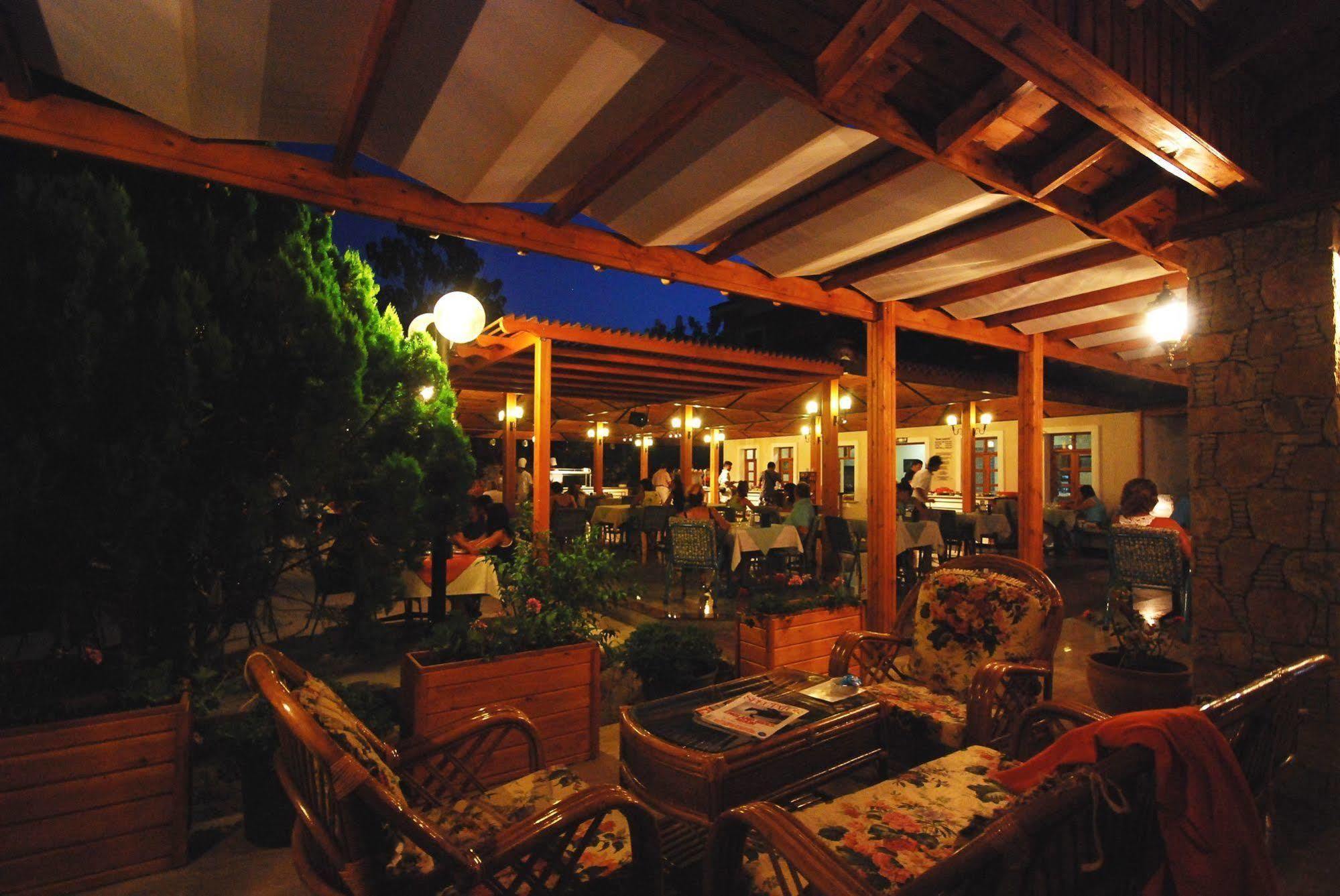 Perdikia Отель 3*